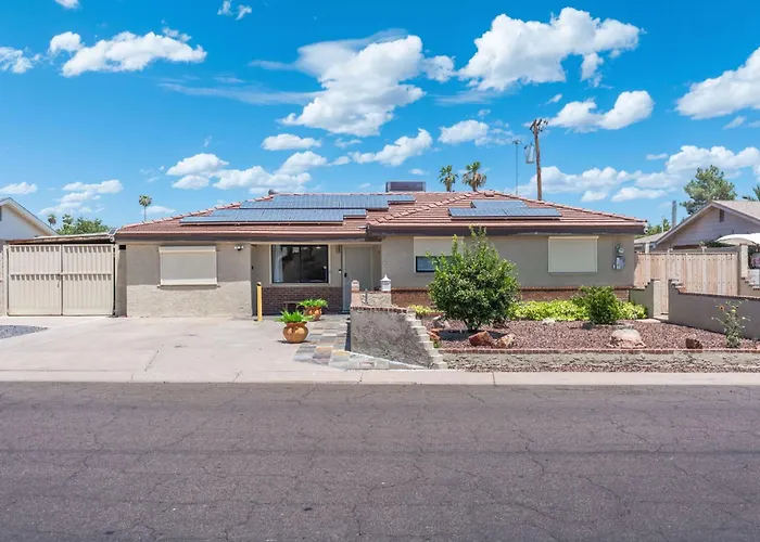 Spacious Retreat 4br Private Pool *