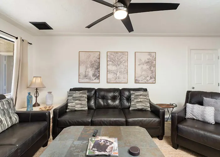 Spacious Retreat 4br Private Pool *