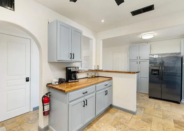 Spacious Retreat 4br Private Pool Ferienhaus Phoenix