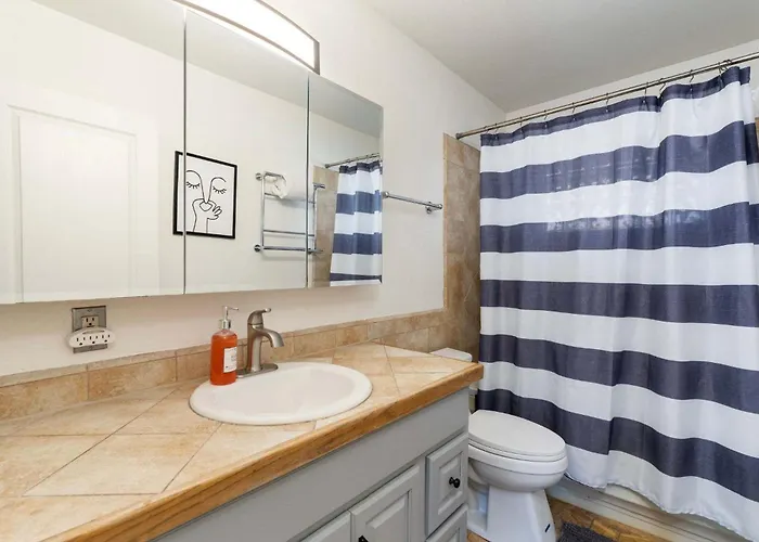 Spacious Retreat 4br Private Pool *