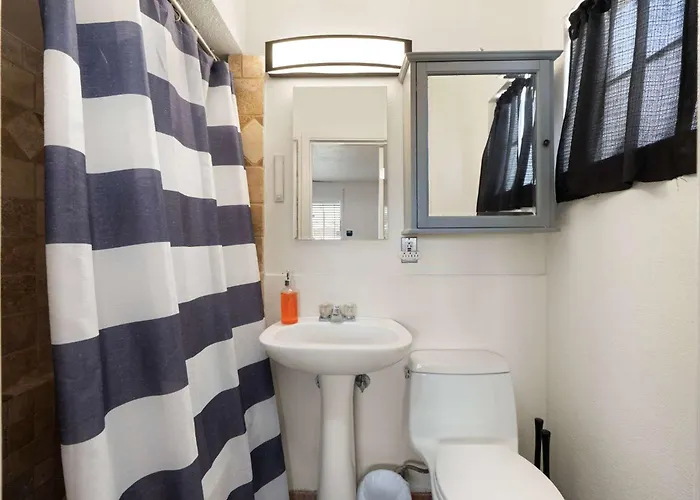 Spacious Retreat 4br Private Pool Phoenix