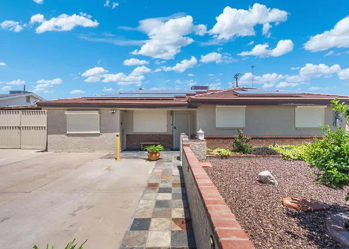 Spacious Retreat 4br Private Pool